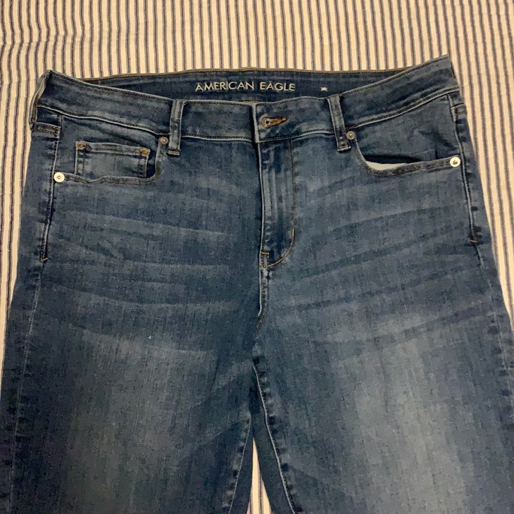 American Eagle super stretch jeans, medium wash, size 16 regular